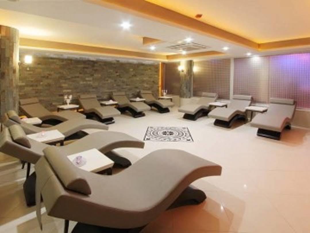 Forum Suite Otel メルスィン エクステリア 写真