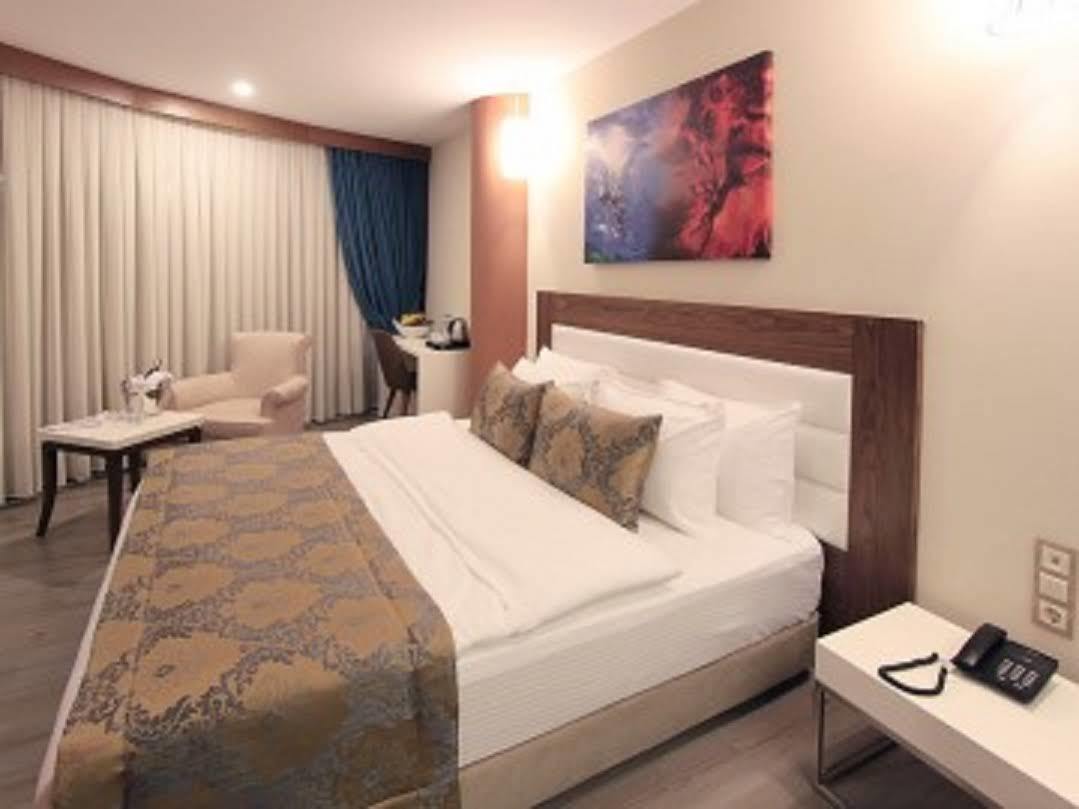 Forum Suite Otel メルスィン エクステリア 写真