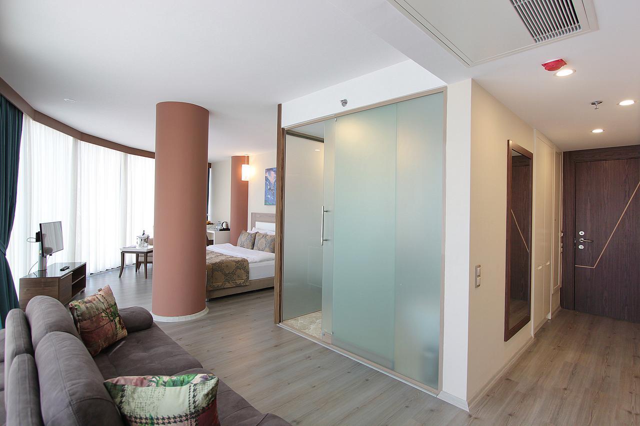 Forum Suite Otel メルスィン エクステリア 写真