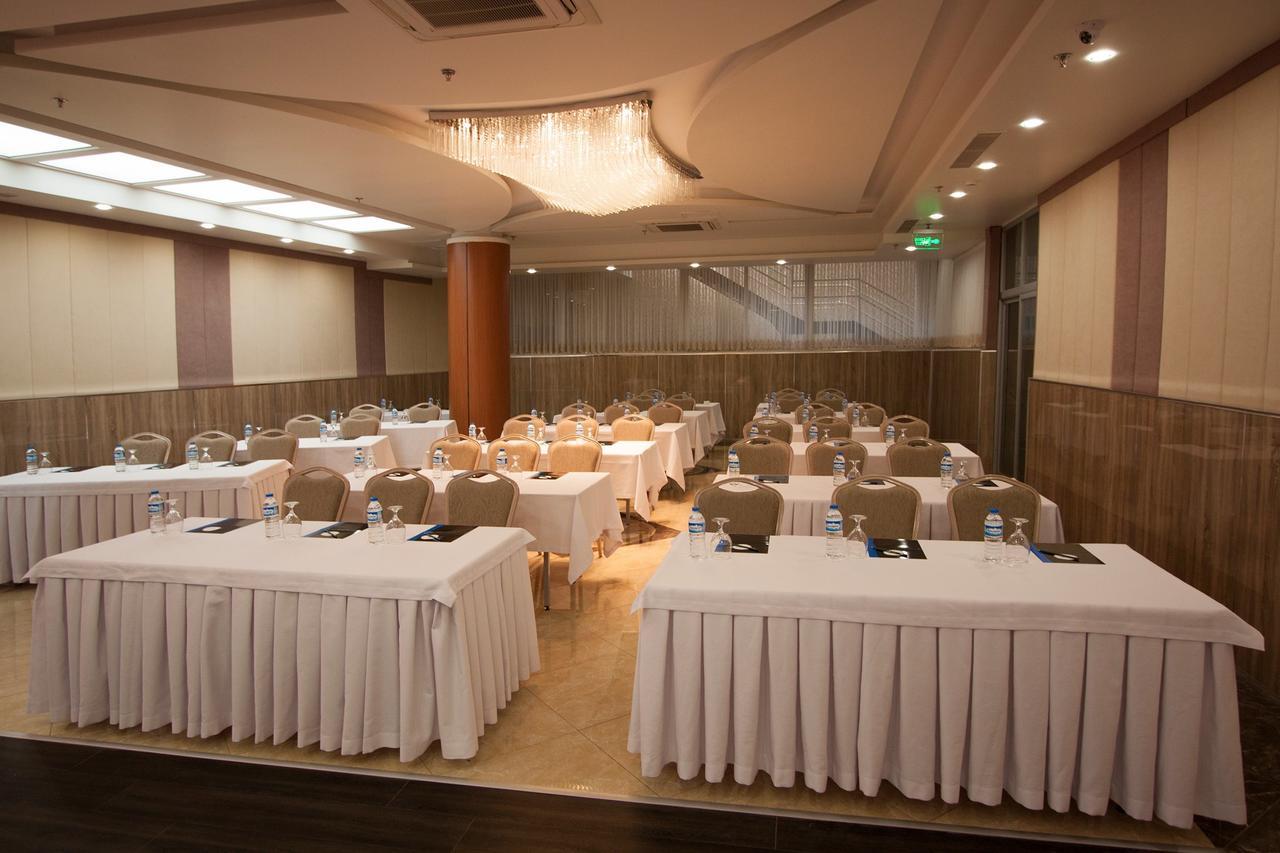 Forum Suite Otel メルスィン エクステリア 写真