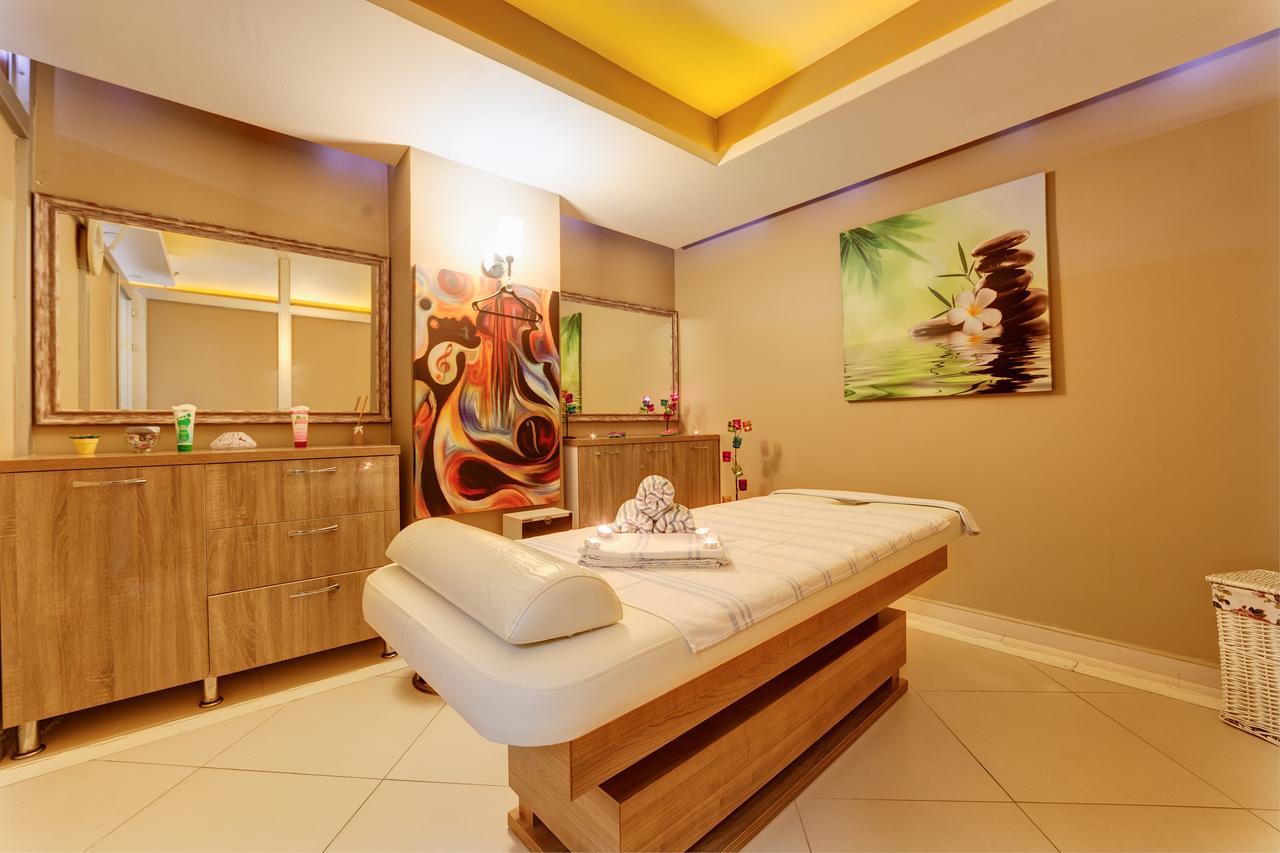 Forum Suite Otel メルスィン エクステリア 写真