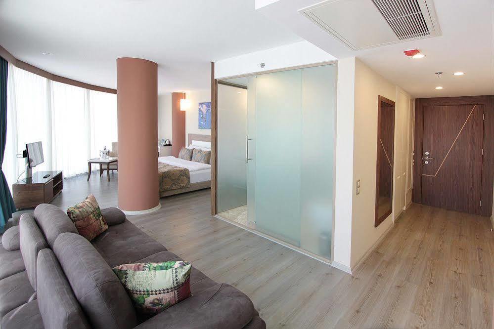 Forum Suite Otel メルスィン エクステリア 写真
